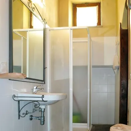 Vakantiehuis Locazione Turistica L'elmo - Orv141 *