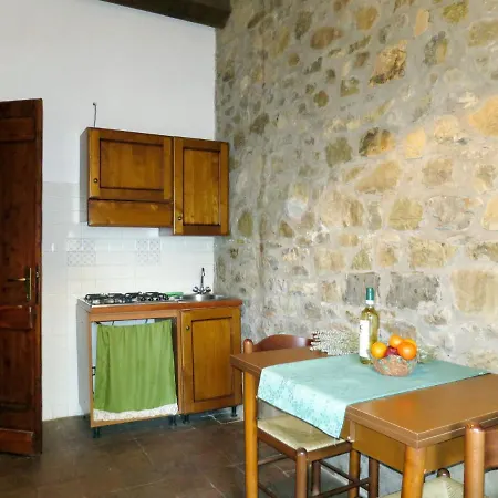 Vakantiehuis Locazione Turistica L'elmo - Orv141 *